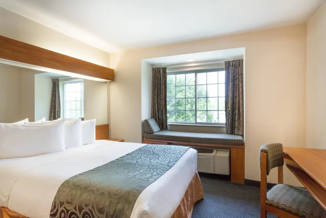 جناح استوديو بسرير كوين مع أريكة، Microtel Inn & Suites by Wyndham Houma 2/10