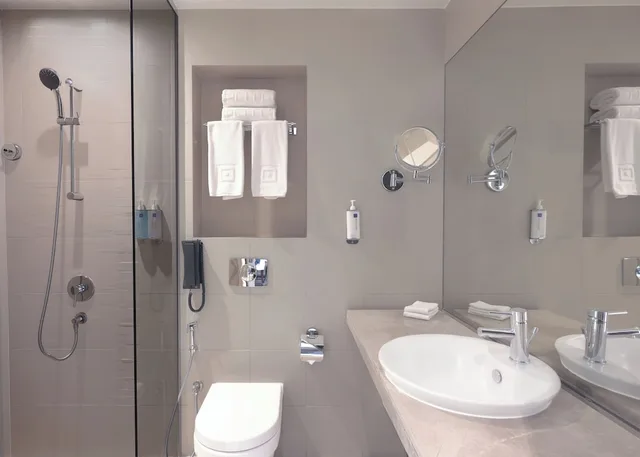 جناح بسرير كوين بغرفة نوم واحدة بمطبخ صغير، Centro Sharjah Rotana 9/10
