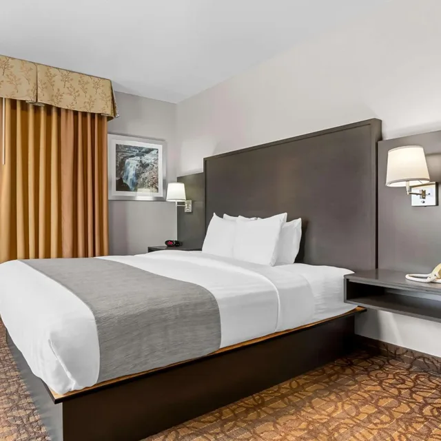 جناح مع أريكة، Best Western Sawtooth Inn & Suites 4/7