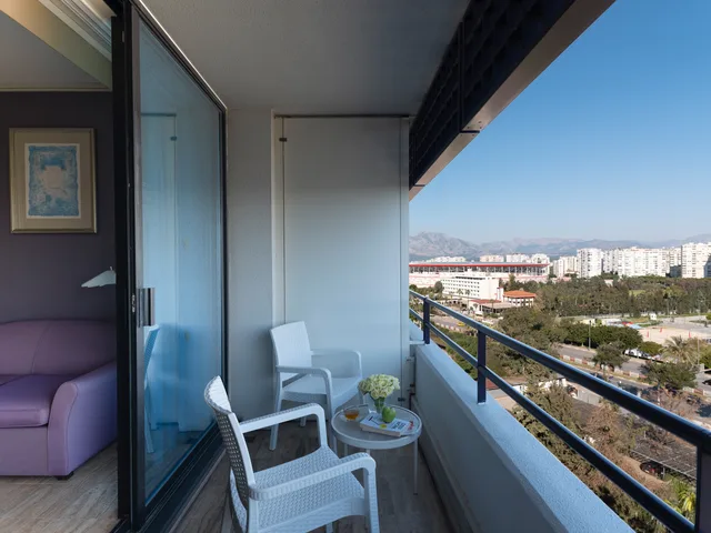 Room, Double Bed, Land View، Rixos Downtown Antalya 3/3