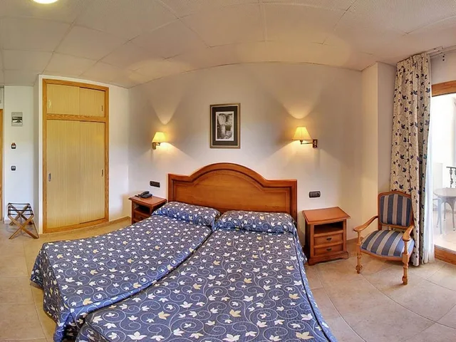 غرفة بسرير مزدوج أو سريرين منفصلين، Hotel Xauen 2/8
