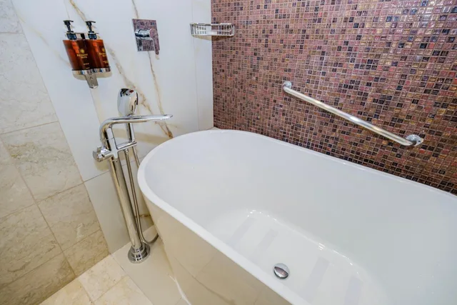 جناح بسرير كينج بغرفتي نوم، Eastwood Richmonde Hotel 7/8