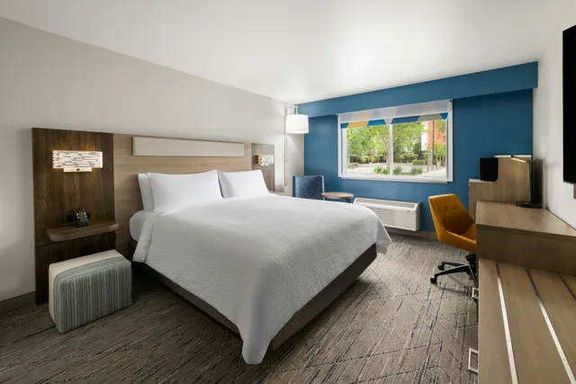 غرفة بسرير كينج لذوي الإعاقة، Holiday Inn Express Hotel And Suites Paso Robles 4/8