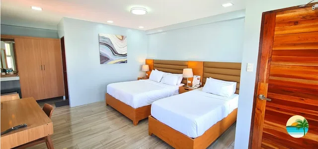 غرفة سوبيريور ثلاثية بسريرين مزدوجين بغرفة نوم واحدة، Marvins Seaside Inn 2/6