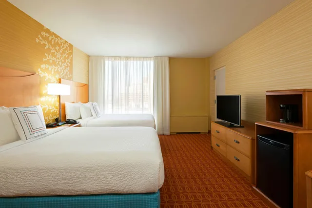 غرفة بسريرين كوين، Fairfield Inn Suites Louisville Downtown 1/2