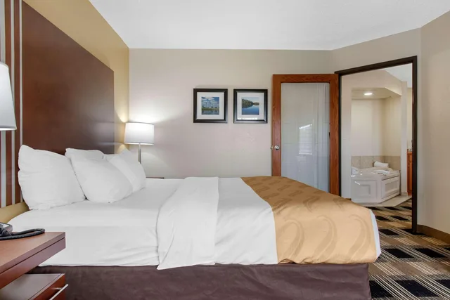 جناح، Quality Inn near Medical Center 3/5