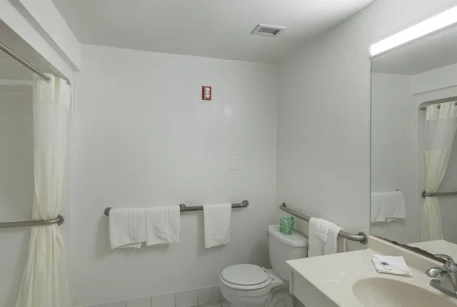 غرفة قياسية بسريرين كوين، Motel6 Bedford, TX - Fort Worth 6/7