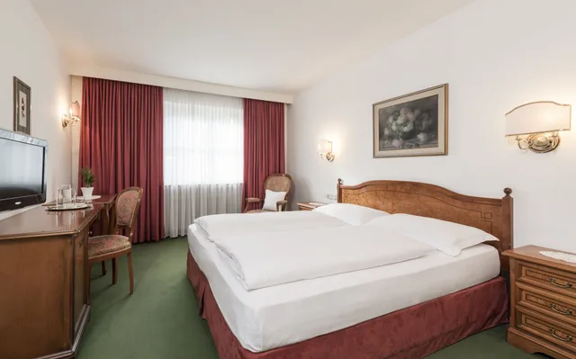 Standard, King Bed, Grunerbaum Hotels 1/4