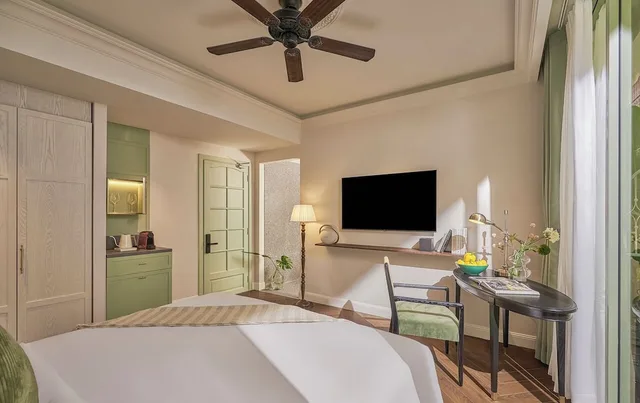 غرفة سوبيريور بسرير كينج، President Maison Signature by M Village, a brand of Modern Village Lifestyle 3/8