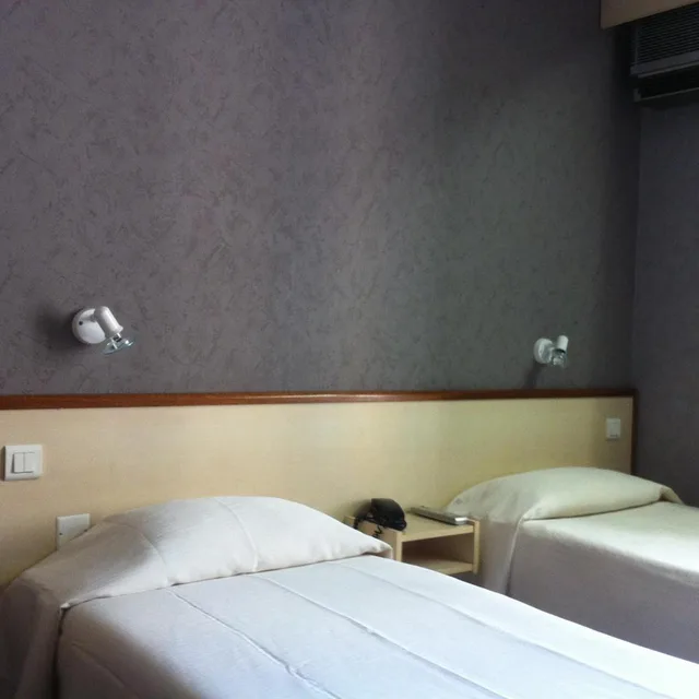 غرفة بسريرين منفصلين، Hotel Du Sud Vieux Port 4/10