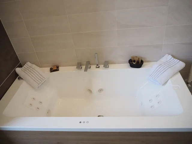 غرفة ديلوكس بسرير كوين بجاكوزي، Apollo Guest House 9/10