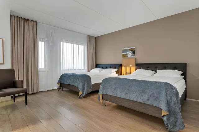 غرفة عائلية بسريرين كوين، Aurora Hotel At Reykjavik-Keflavik Airport Terminal Kef 1/2