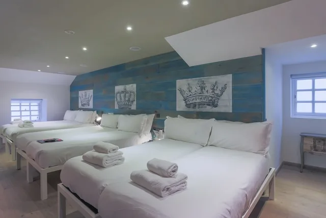 Room, Xxl، Stay Central 1/9
