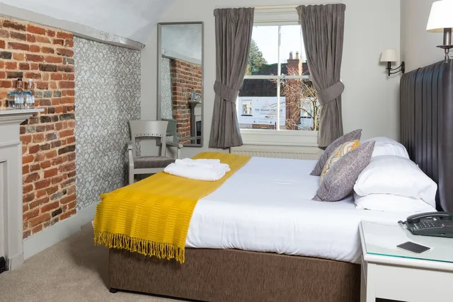 غرفة سوبيريور بسرير مزدوج، Dog Amp Bear Hotel 4/9