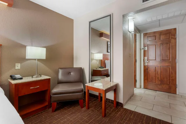 Room, King Bed, Pool View, South Tower، Best Western Plus Boomtown Casino Hotel 8/8