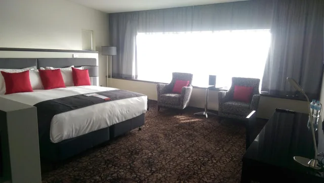 Deluxe, King Bed, CALAMVALE HOTEL SUITES AND CONFERENCE CENTRE 3/10