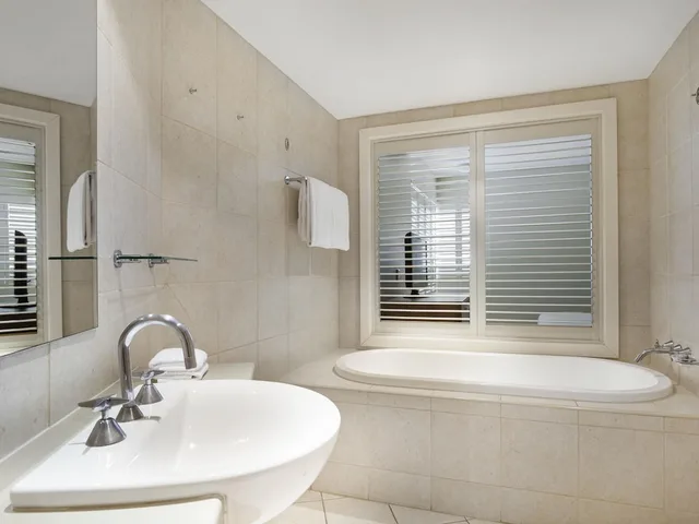 Room, Twin Beds, Pool View, Mantra on Salt Beach Kingscliff 5/5