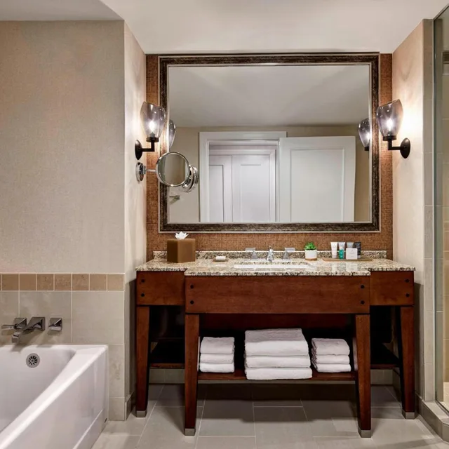 Deluxe, 2 Queen Beds, French Balcony، JW Marriott San Antonio Hill Country Resort & Spa 4/4