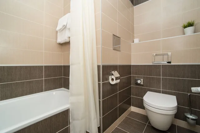 شقة عائلية بسرير مزدوج وسريرين منفصلين بغرفتي نوم بمطبخ، Orion Hotel Prague 6/9