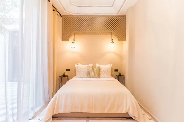 غرفة قياسية بسرير كوين بإطلالة على الفناء، Riad XO Amira Victoria 2/3
