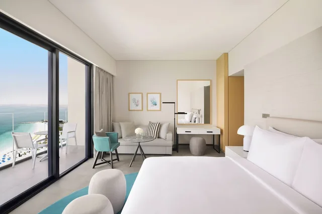 Beach Pool, Deluxe, King Bed، Movenpick Resort Al Marjan Island 1/10