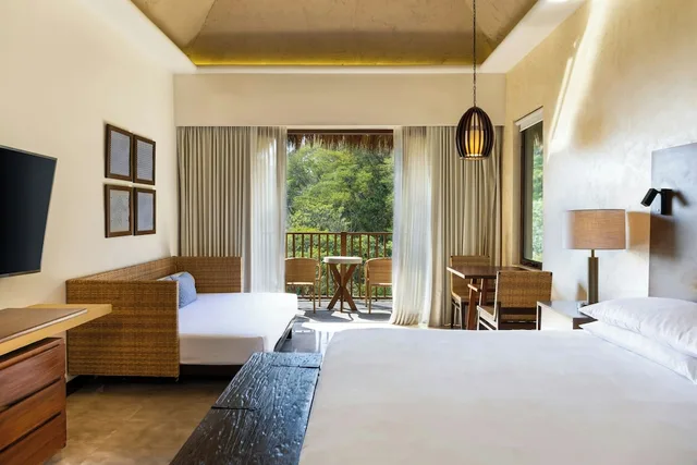 غرفة سوبيريور بسرير كينج بإطلالة على الجبل بشرفة مع أريكة، Delta Hotels Marriott Riviera Nayarit, An All Inclusive Resort 5/6