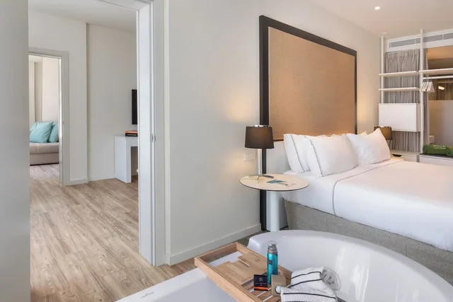 Grand, the Level, Suite, Queen Bed، Melia South Beach 5/9