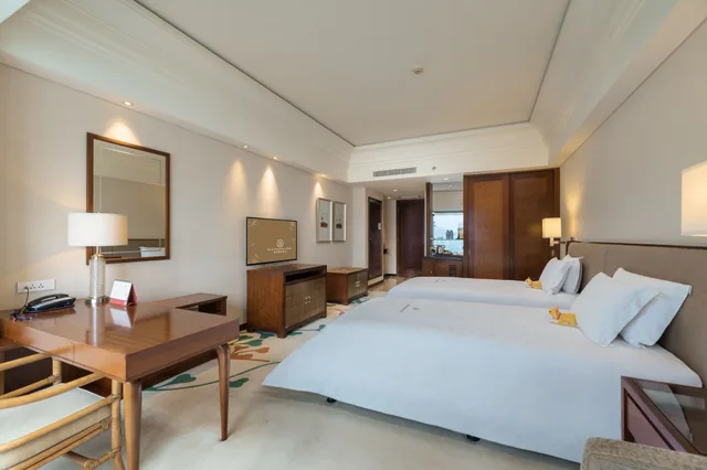 غرفة سوبيريور بسريرين منفصلين بإطلالة على البحيرة، Kande International Hotel Huizhou 1/4