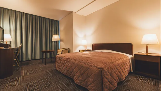 غرفة بسرير كوين، Urban Hotel 1/2