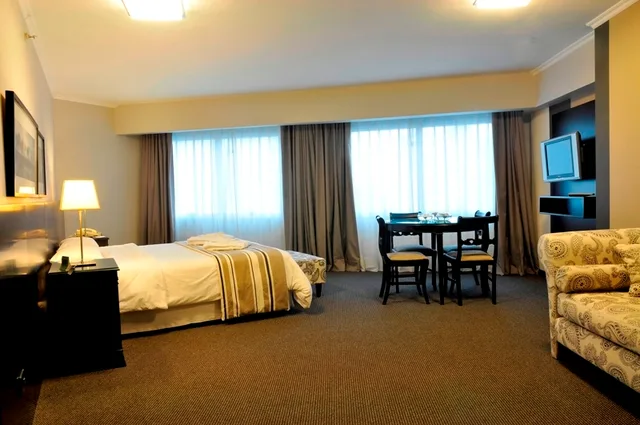 غرفة فاخرة بسرير مزدوج، Plaza Real Suites Hotel 1/2