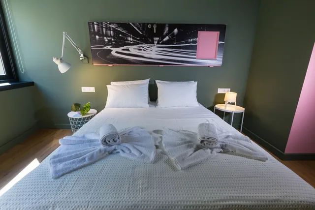Deluxe, Double or Twin Bed, Still Athens 7/10