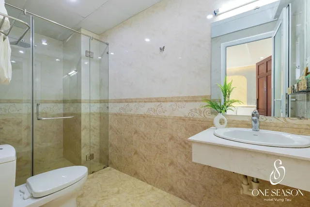 غرفة غراند رباعية بسريرين كوين بإطلالة على المدينة بغرفة نوم واحدة، Ngoc Hanh Beach Hotel 6/6