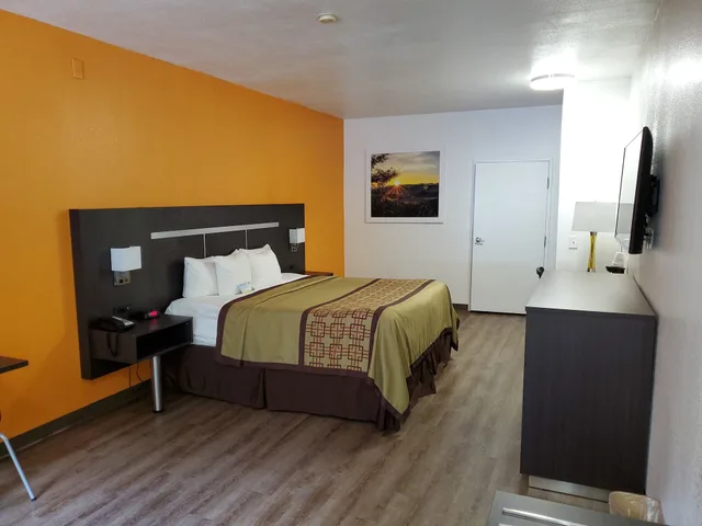 غرفة بسرير كينج لذوي الإعاقة، Days Inn by Wyndham Lexington 3/10