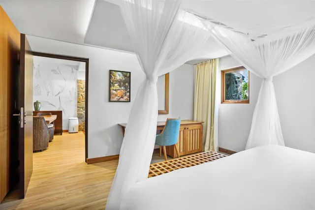 Deluxe Ocean View Suite, Kempinski Seychelles Resort 5/10