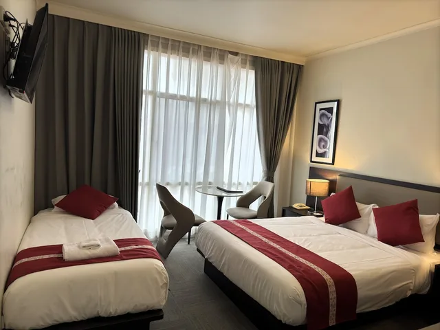 Comfort, 1 Queen and 1 Single Bed, Botanical Hotel 1/1