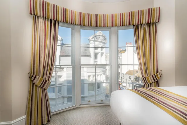 غرفة عائلية بسرير كوين وسريرين منفصلين، Queens Hotel Brighton 4/5