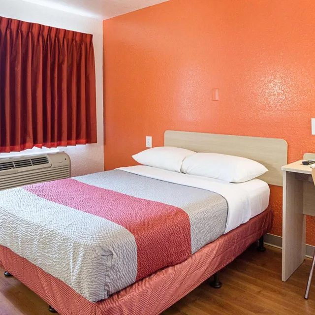 غرفة بسرير مزدوج لذوي الإعاقة، Motel6 Mcallen, TX 3/10