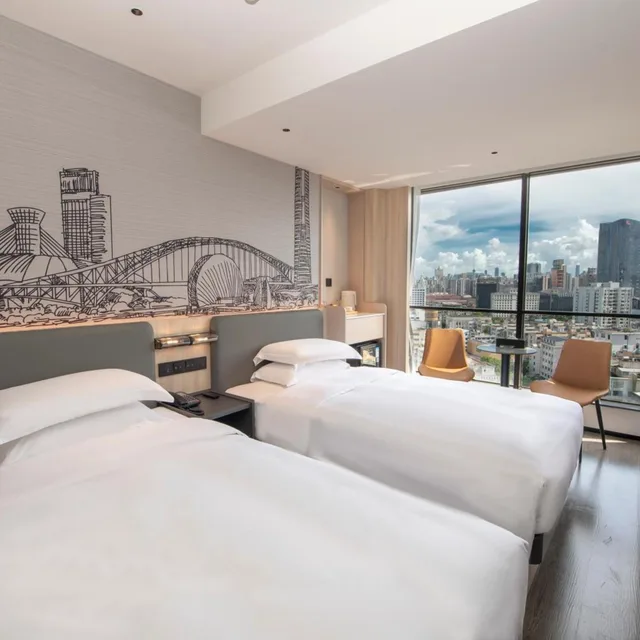 Premium, Twin Beds, Scenic View, Panoramic Floor، Guangdong Hotel Zhuhai Ex Guangdong Regency 1/5