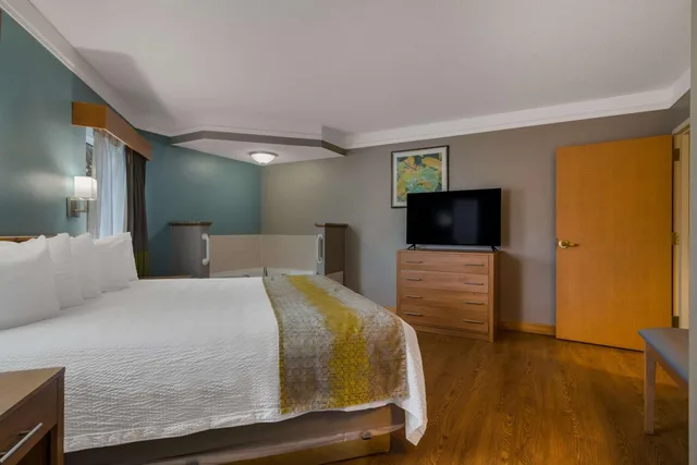 جناح بسرير كينج بجاكوزي، Best Western Plus Executive Court Inn & Conference Center 4/5