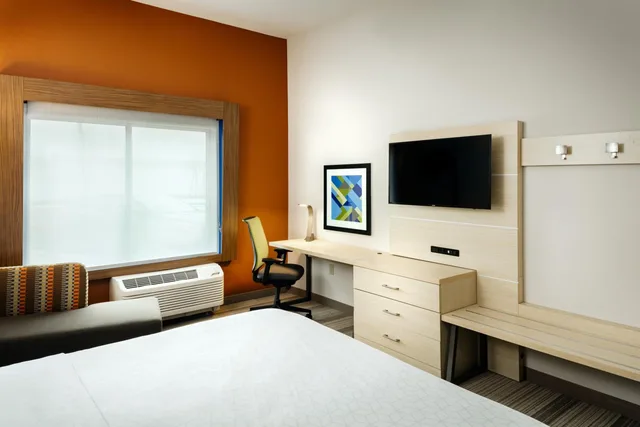 غرفة قياسية بسرير مزدوج، Holiday Inn Express and Suites Medford 1/2