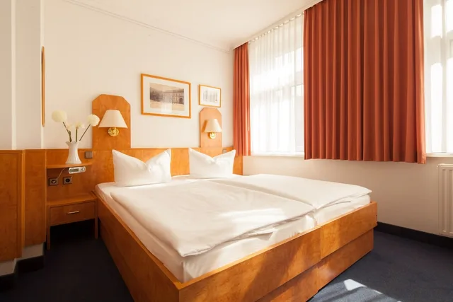 Standard, Double Bed, City View, Hotel Kastanienhof Berlin 3/8