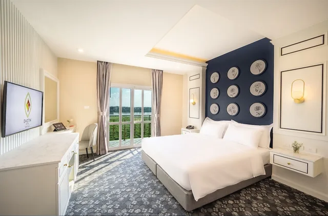 غرفة سوبيريور بإطلالة على النهر بشرفة، Eastin Hotel Vientiane 2/5