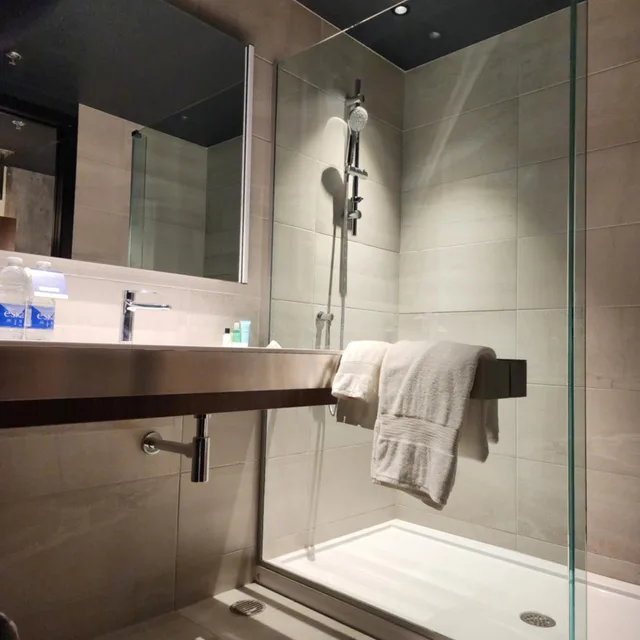 غرفة رباعية، Hotel Kennedy 4/4