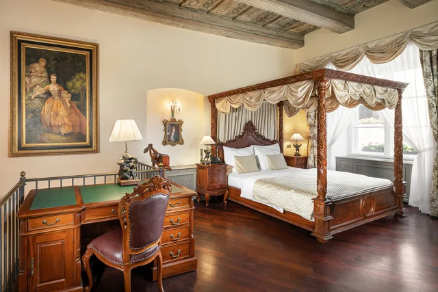 جناح جونيور، Iron Gate Hotel And Suites 3/7