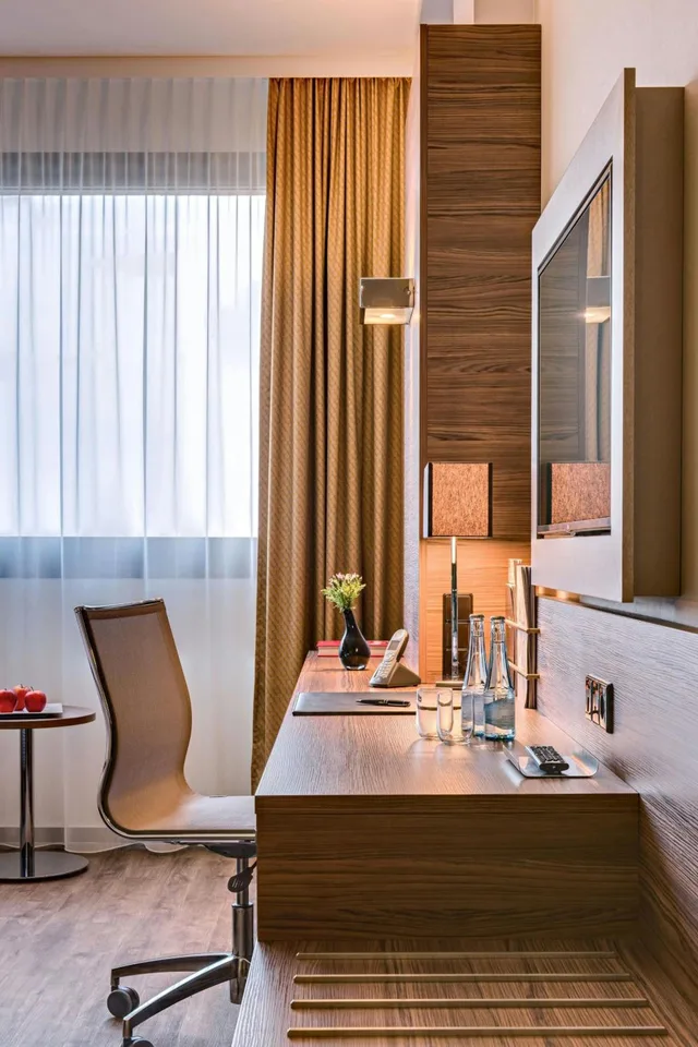 غرفة تنفيذية تنفيذية مع دخول الصالة في طابق مرتفع، BONN MARRIOTT HOTEL 3/10