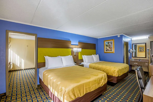 جناح بسريرين كوين، Quality Inn and Suites Near Six Flags East 1/3