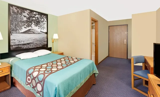 غرفة قياسية بسرير كوين لذوي الإعاقة، Super 8 By Wyndham Macomb 3/8