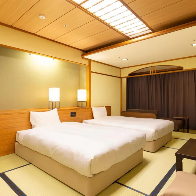 غرفة داخلية يابانية قياسية بسريرين منفصلين بحوض استحمام، Oedo-Onsen-Monogatari Ito Hotel New Okabe 2/5