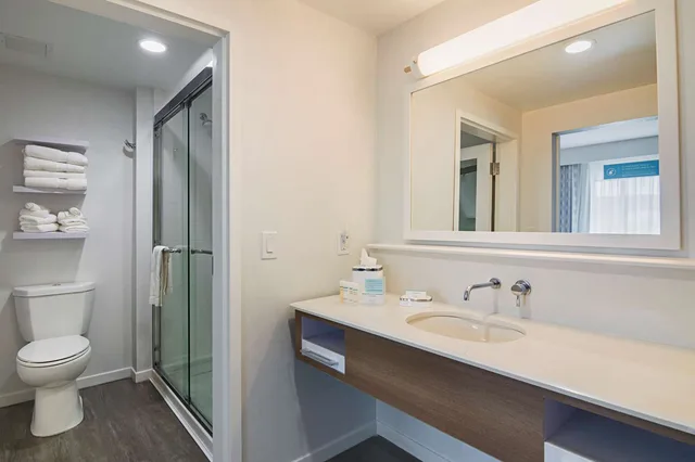 جناح بسرير كينج، Hampton Inn & Suites Dallas/Richardson 4/4