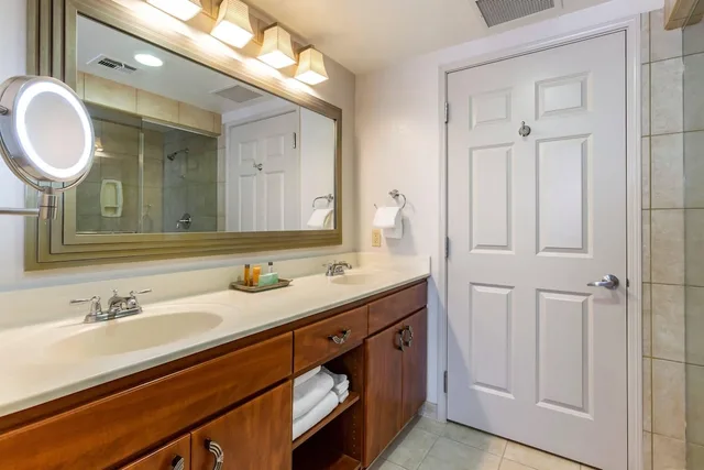 Deluxe, Suite, King Bed, Sofa, Kitchen, Bluegreen Vacations Club 36 An Ascend Collection Resort 6/10